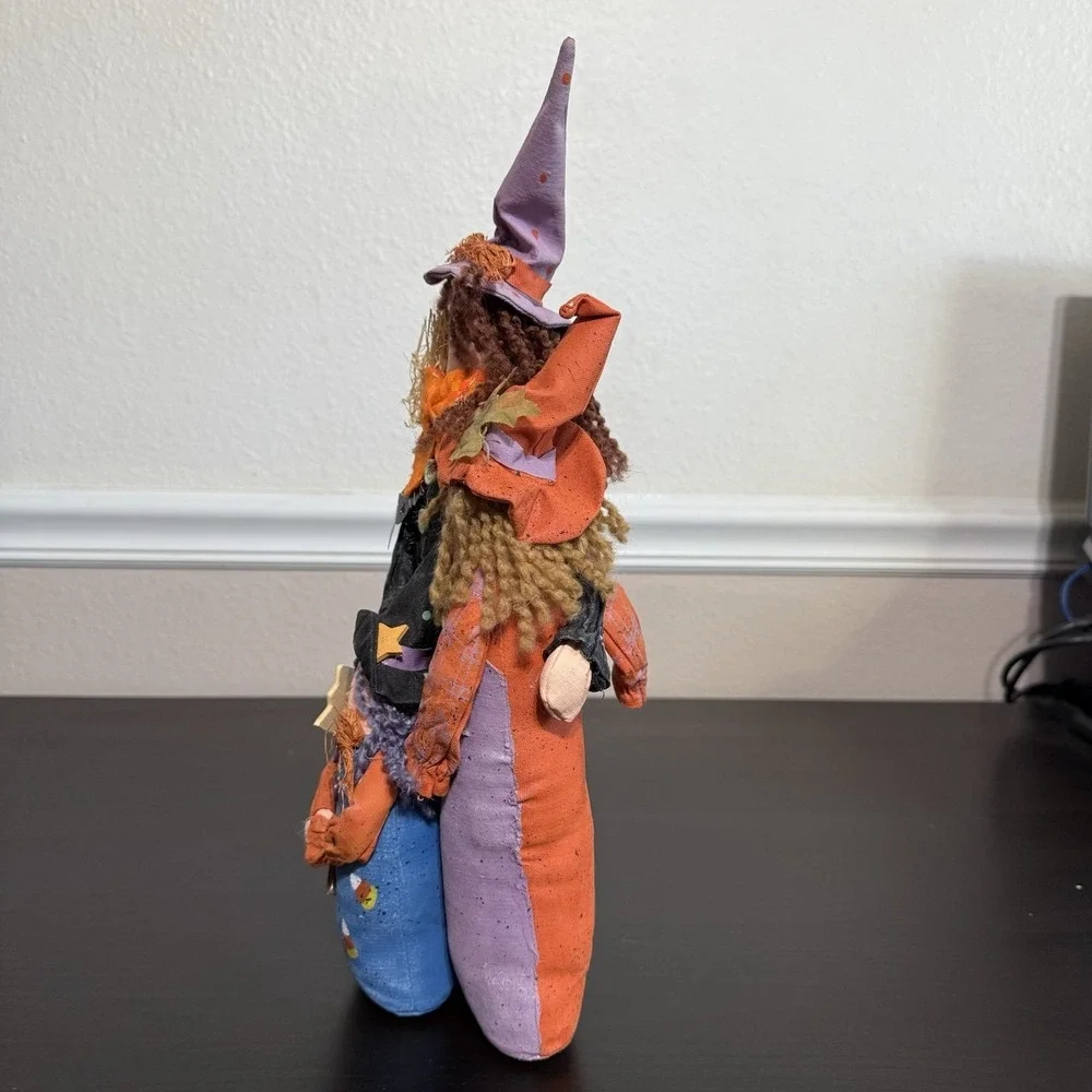 VTG HALLOWEEN WITCH‎ STANDING DOLL Family Hand Crafted Witch w/Broom 14